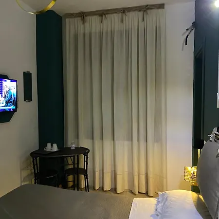 לינה וארוחת בוקר Mario's House 4*