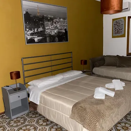לינה וארוחת בוקר Mario's House 4*